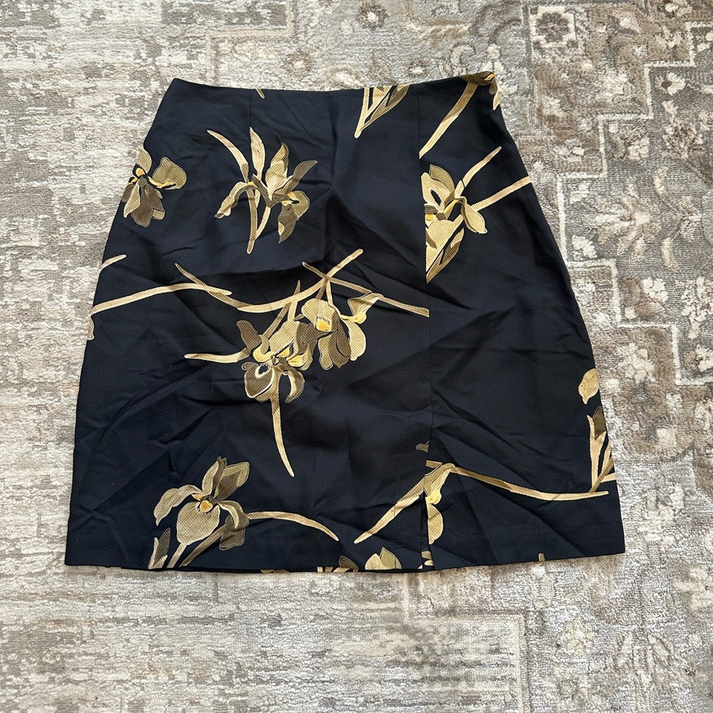 Tommy Bahama Black and Tan Floral Pencil Skirt